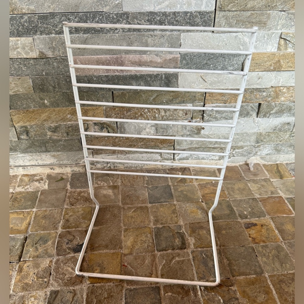 Table top display rack - Picture 3 of 3